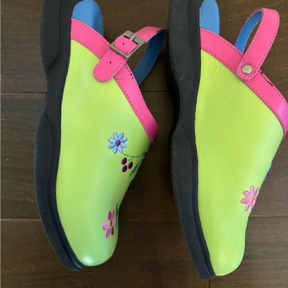 Girl's Hanna Andersson lime green floral Clogs Size 36 - Picture 5 of 7